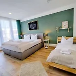 Apartment Ulmer Penthouse Für 7, Arbeitsplatz, Xxl-dachterrasse, Grill, Wii *